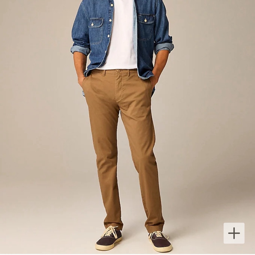 JCrew Men’s 484 Slim fit chinos. Never worn. Excellent condition!